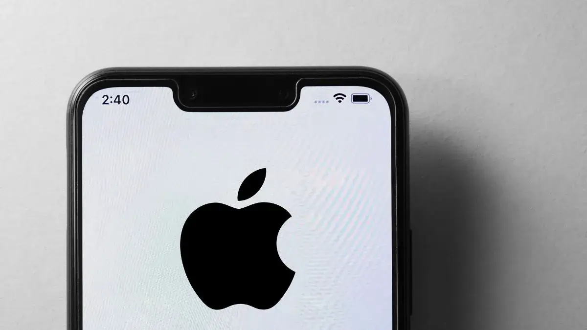 تصویر مرتبط با خبر: Apple accused of letting fake crypto app steal $1.8 million