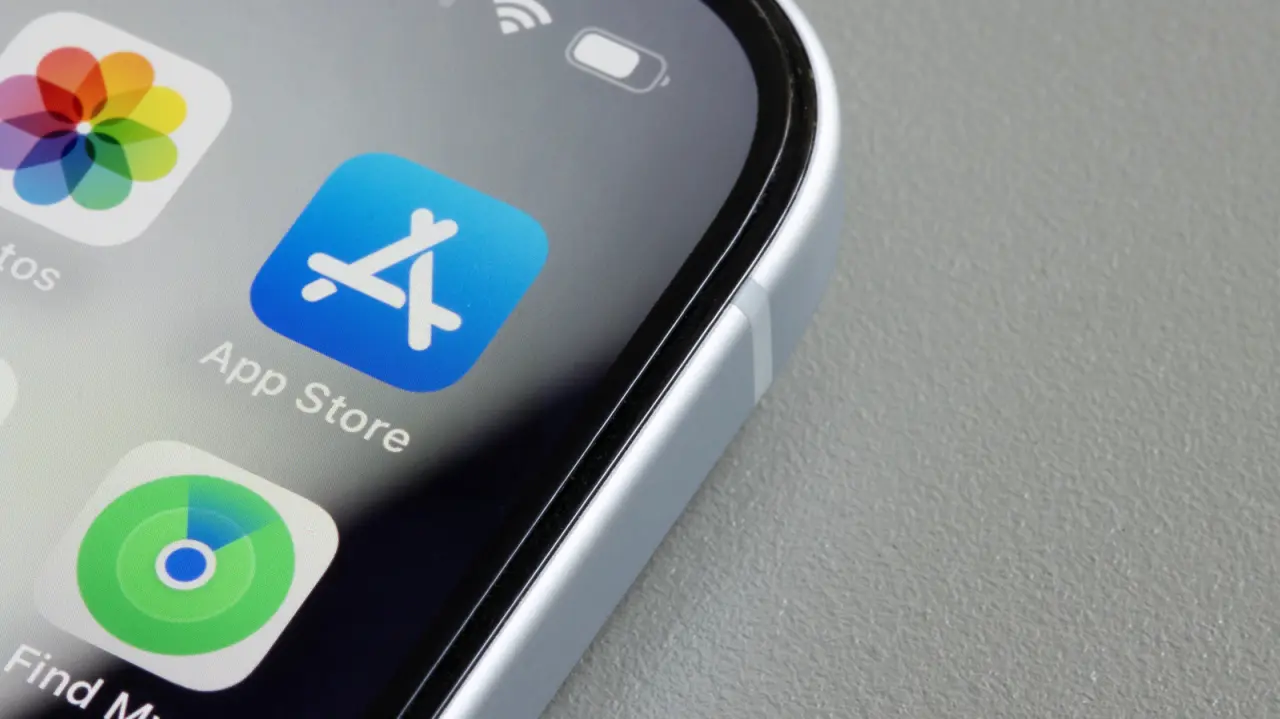 تصویر مرتبط با خبر: Apple and Google ordered by San Francisco attorney to take action against 'nudify' apps - Engadget
