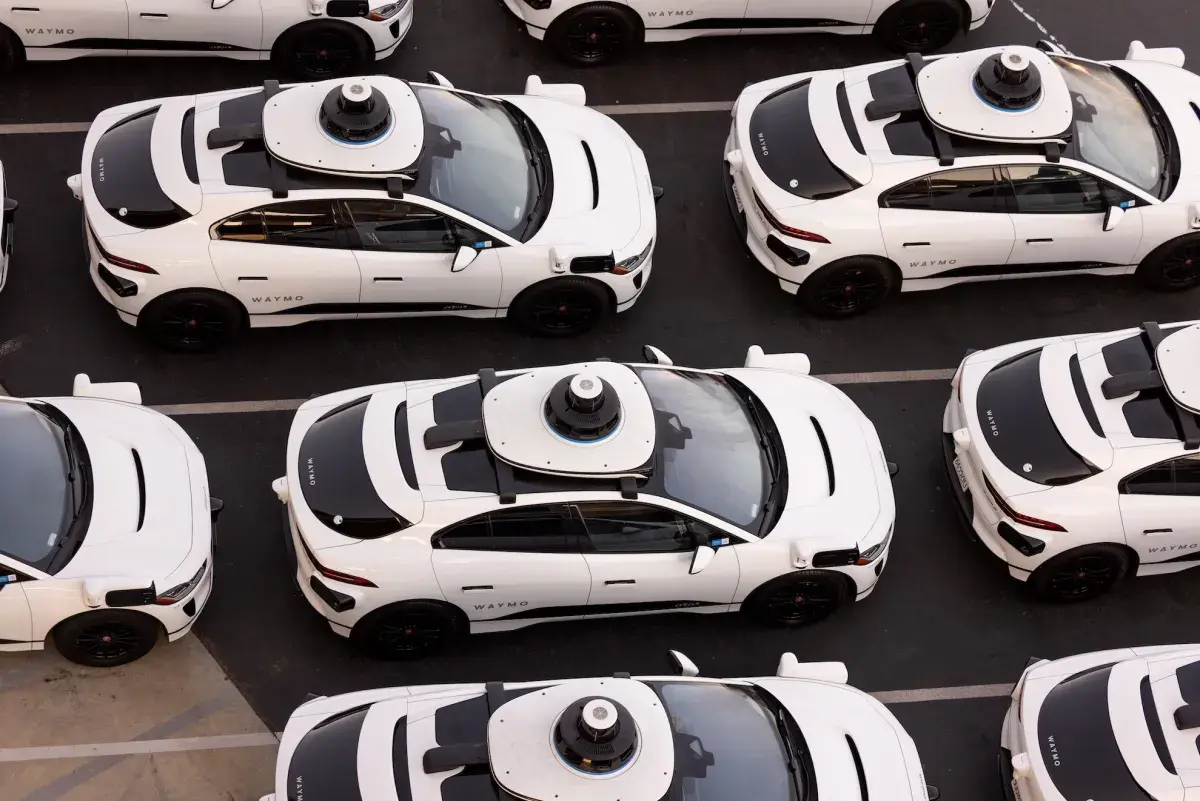 تصویر مرتبط با خبر: Waymo, robotaxi operators face fresh scrutiny over emergency response failures | TechCrunch