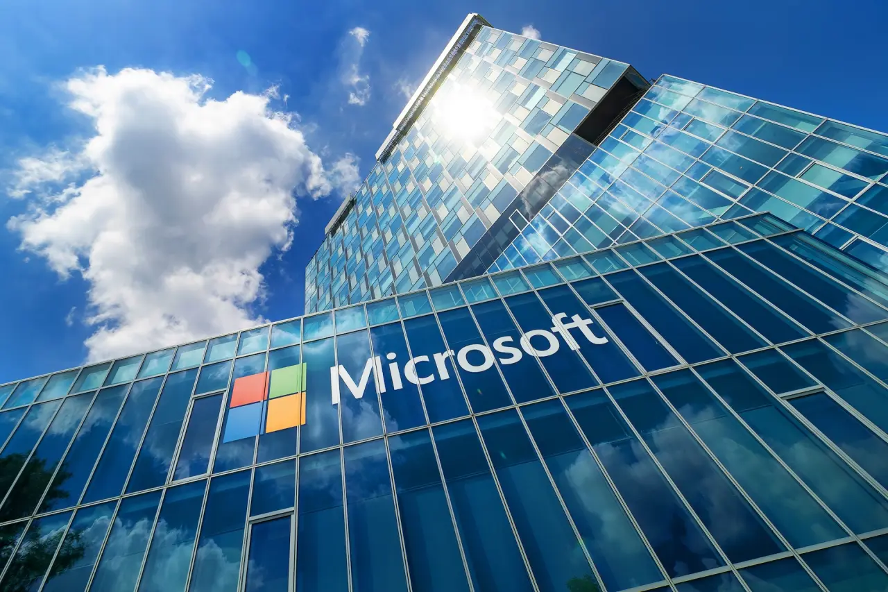 تصویر مرتبط با خبر: Microsoft, tech companies throw weight behind spread of open-source AI