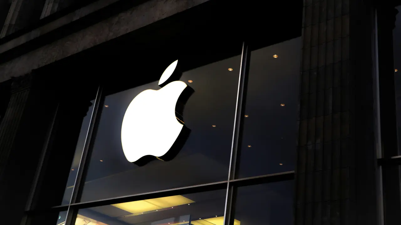 تصویر مرتبط با خبر: Apple is reportedly shopping for AI chip companies - Engadget