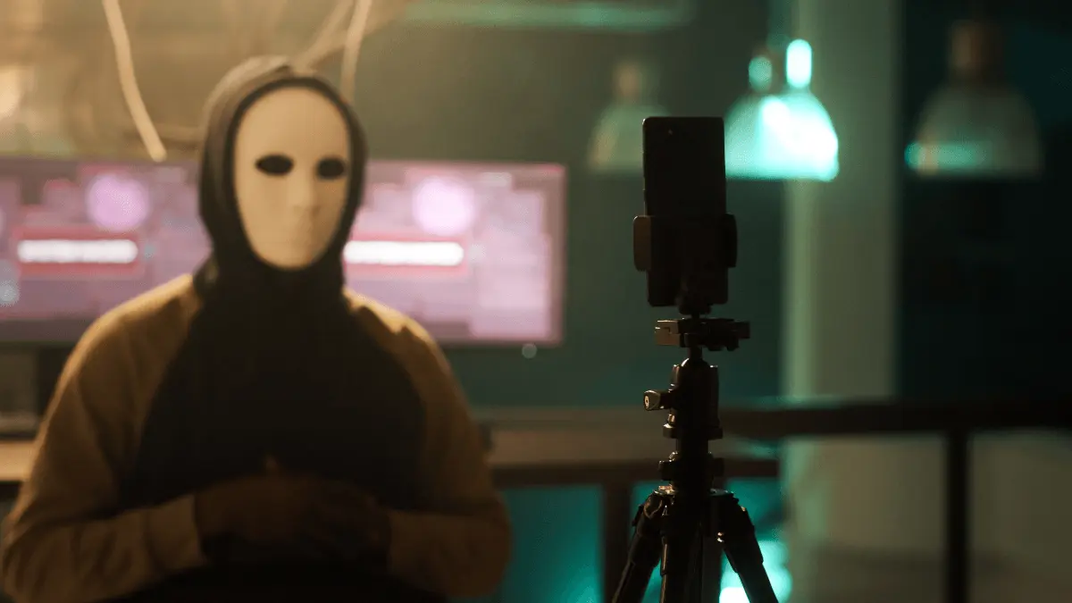 تصویر مرتبط با خبر: The inside job that cost ransomware victims millions