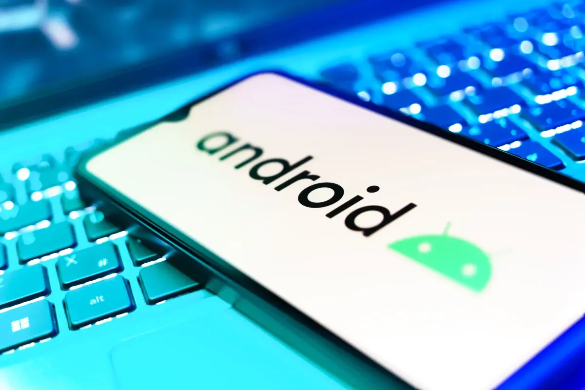 تصویر مرتبط با خبر: EU-Vorgaben: Google muss Android für fremde KI-Assistenten komplett öffnen