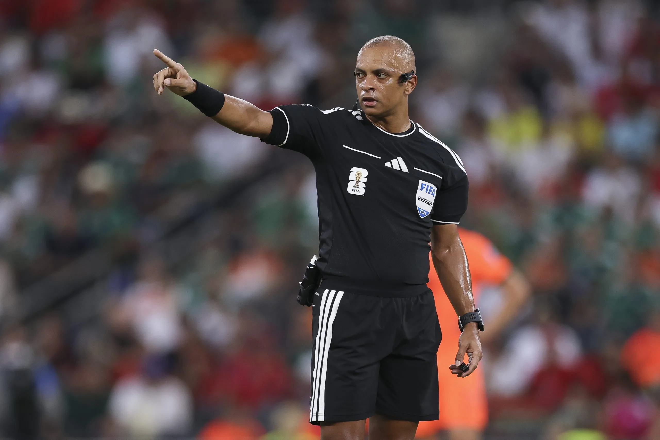 تصویر مرتبط با خبر: A new perspective: how Lenovo AI is powering FIFA World Cup 2026™ Referee View - Lenovo StoryHub