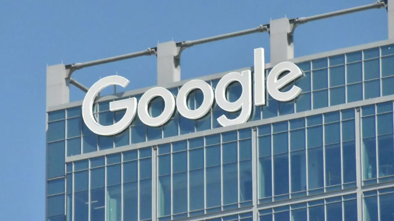تصویر مرتبط با خبر: Chez Google, l'IA n'a jamais coûté aussi cher (et le moral n'a jamais été si bas)