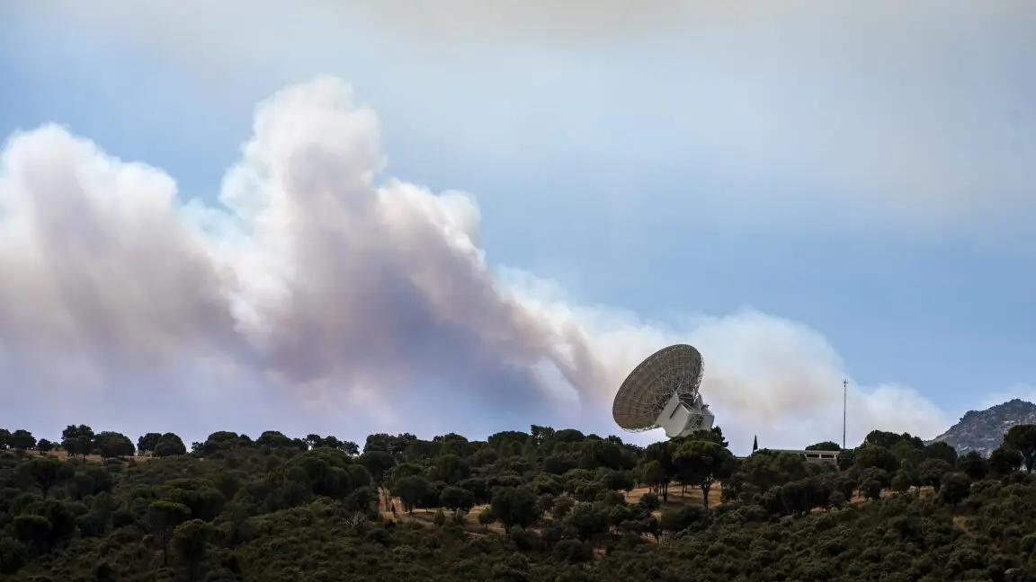 تصویر مرتبط با خبر: Wildfire forces evacuation of NASA's Deep Space Network complex in Spain