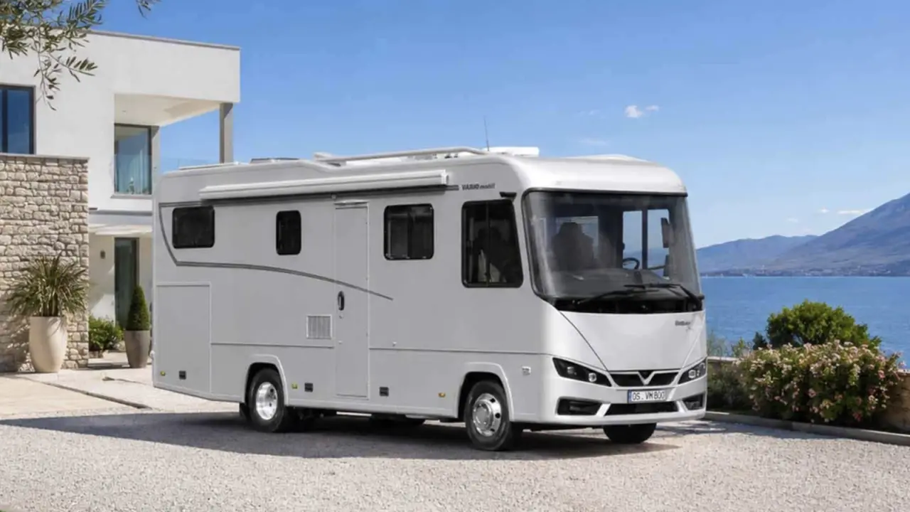 تصویر مرتبط با خبر: Deutscher Luxus-Camper für 2,2 Millionen Euro: "Schatz, ich bin gaaanz hier hinten!"