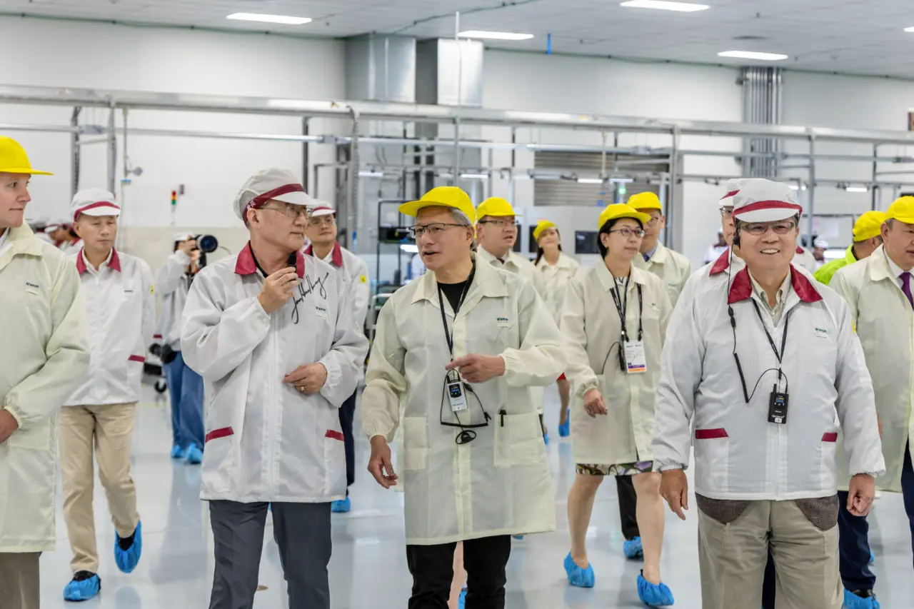 تصویر مرتبط با خبر: Built in Fort Worth: Wistron Opens Advanced Manufacturing Plant to Produce NVIDIA AI Systems